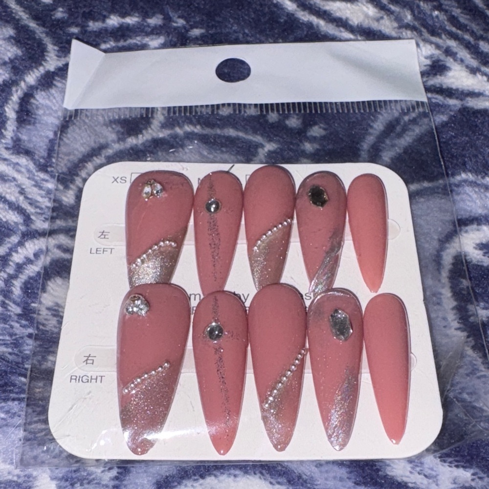 Elegant Pink and Silver Press-On Nails